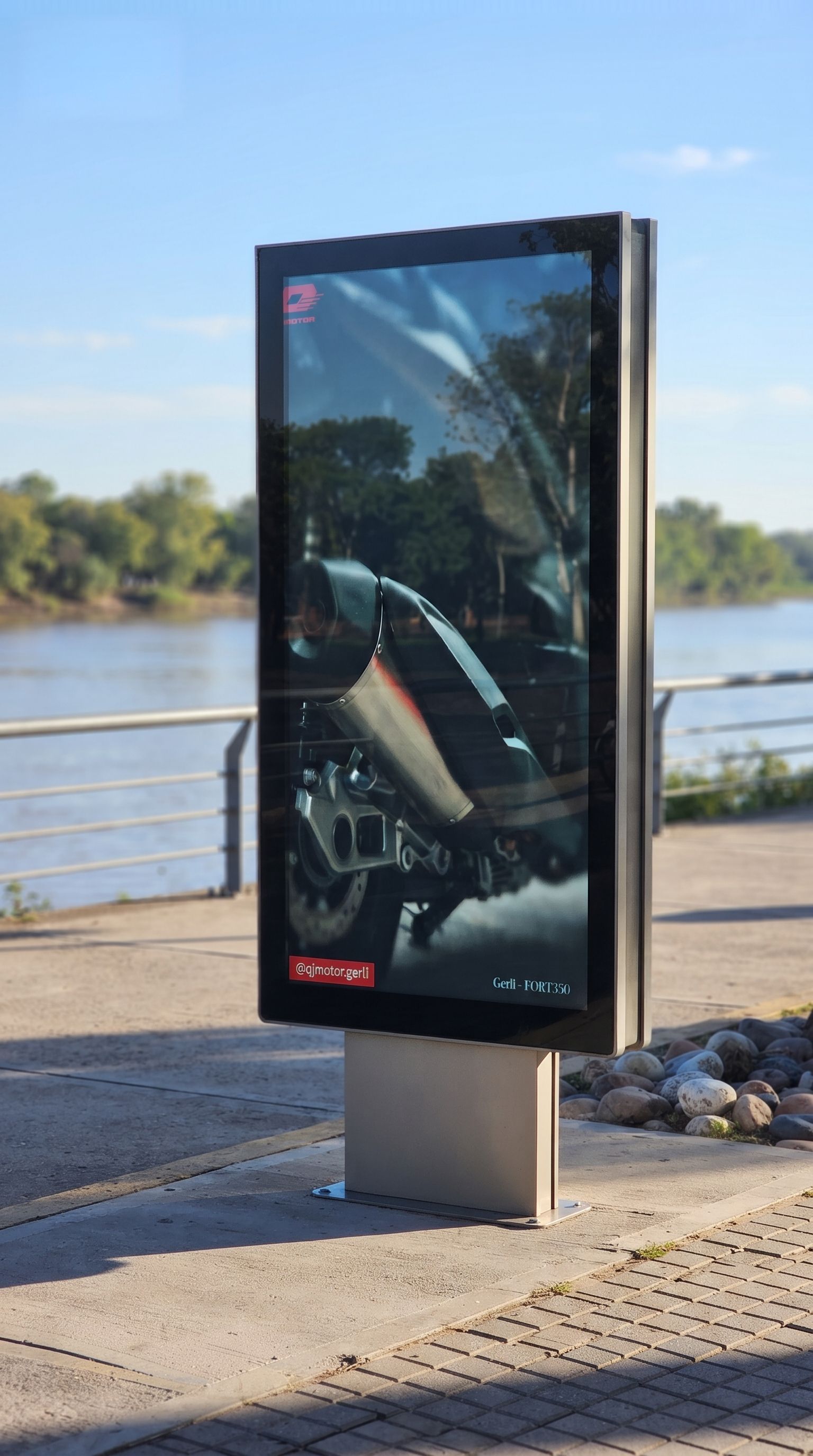 Riverside Screen - QJ Motor